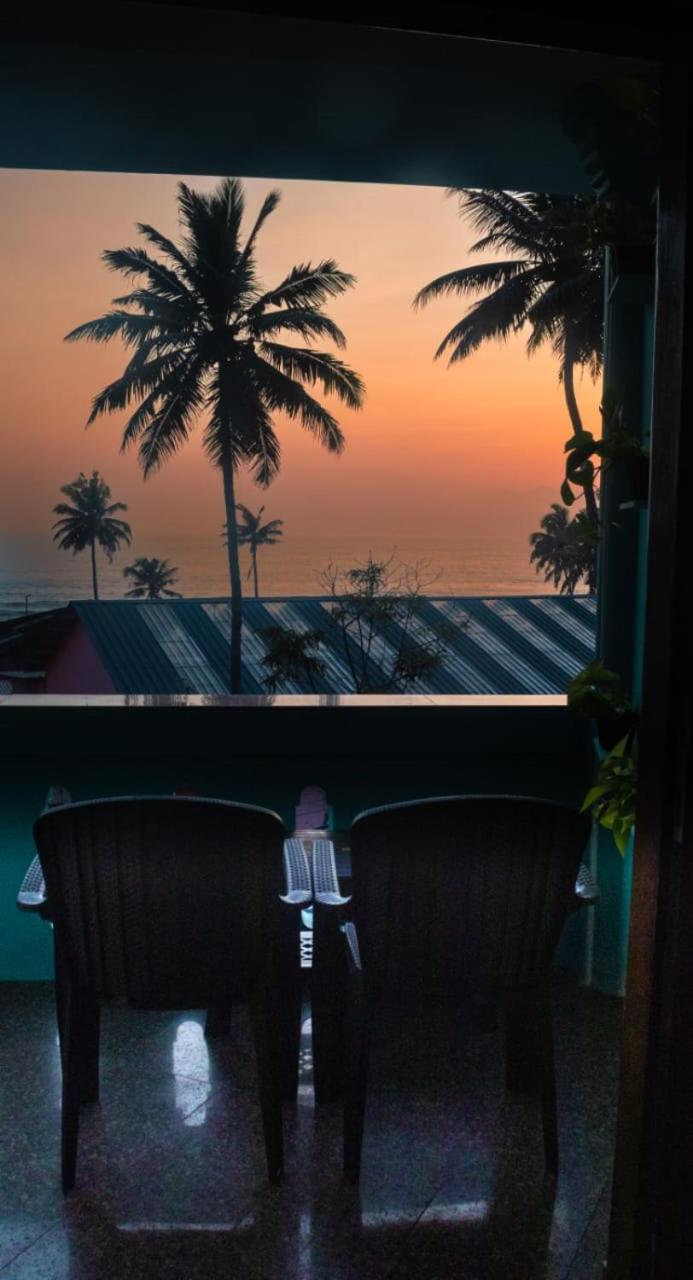 Surf N Sea Hotel Thiruvananthapuram Buitenkant foto