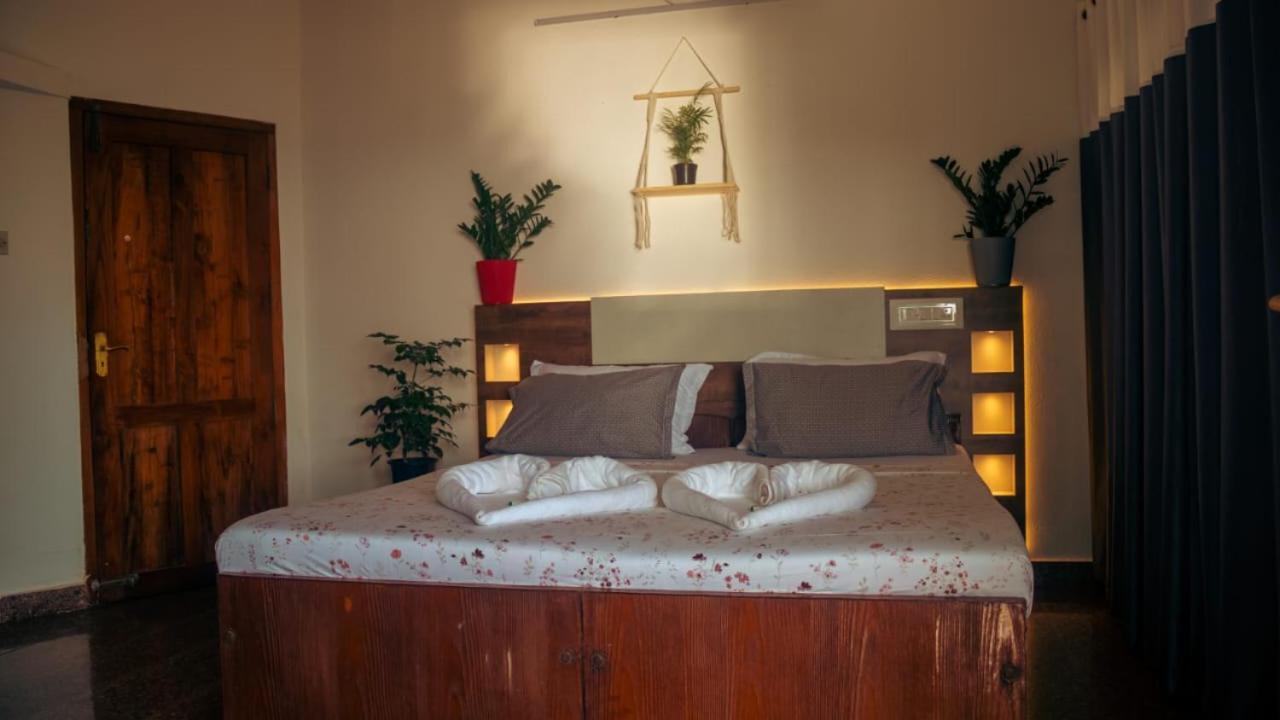 Surf N Sea Hotel Thiruvananthapuram Buitenkant foto
